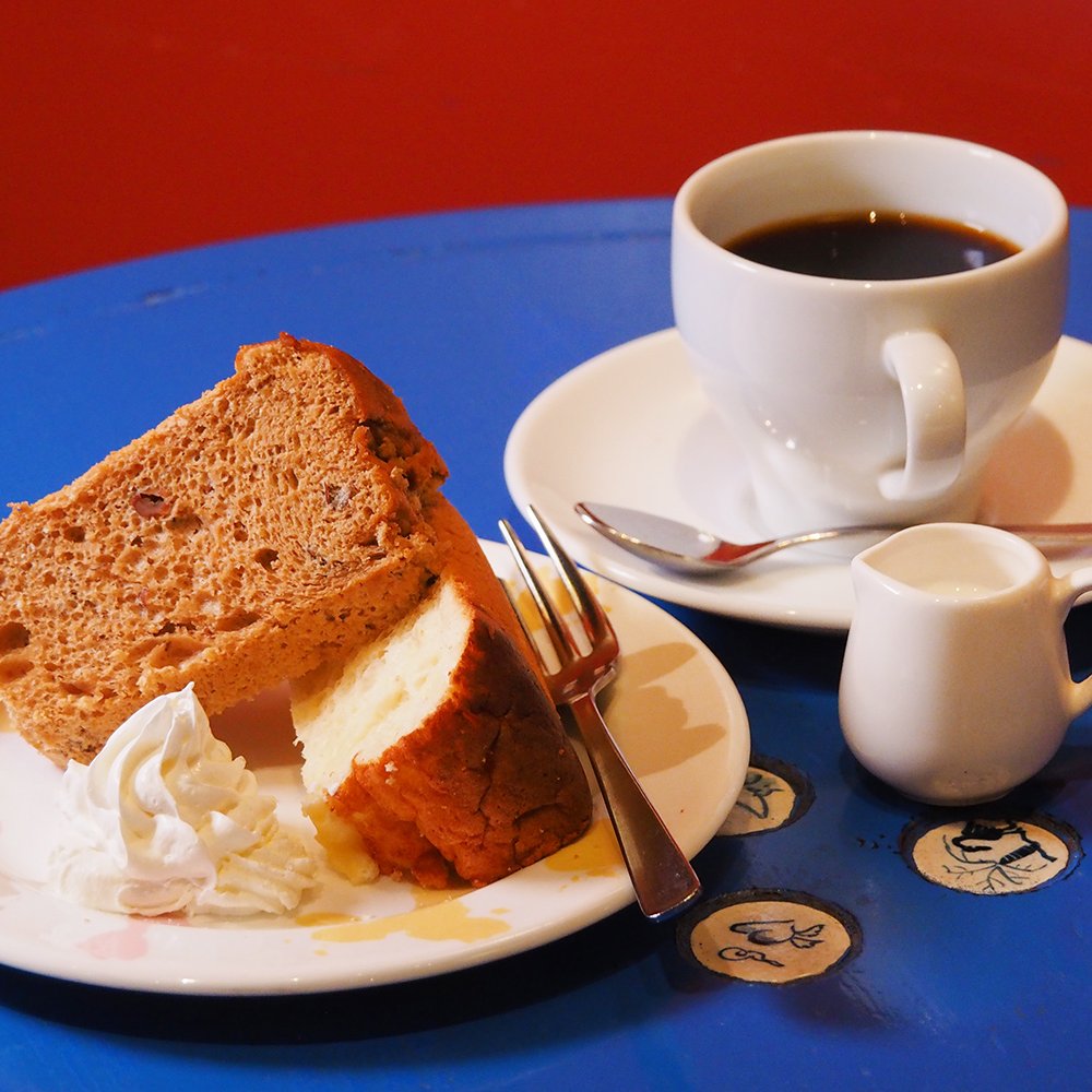 THE ALFEEファンの聖地、ここにもあり。東あずま『坂崎商店』……坂崎