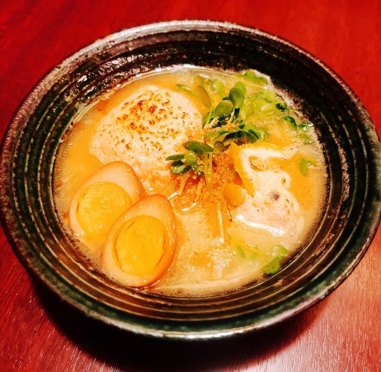 odazumokko-scaled-濃厚鶏白湯スープ／炭火家おだづもっこ