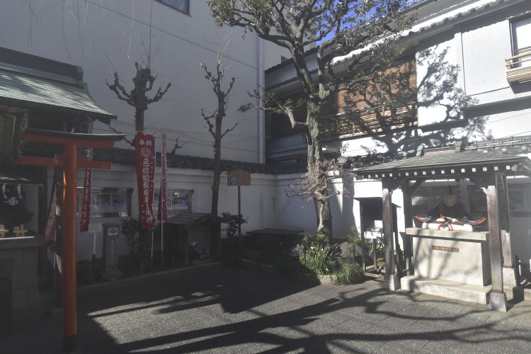 100平方メートルほどの小さな公園だが、史跡としての要素が強い。