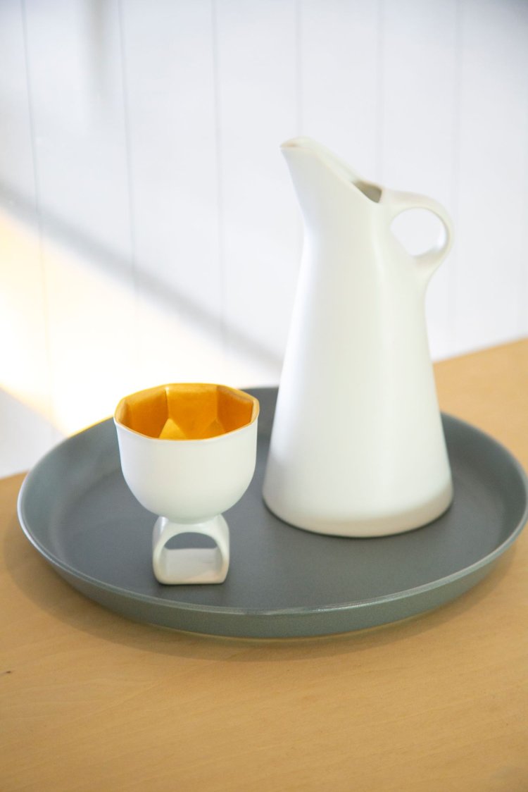 結婚指輪をイメージしたお猪口（ちょこ）と徳利（とっくり）各3850円。“くぐらせる”とGoogleをかけたCoogle（クーグル）シリーズ。名前もユニーク。