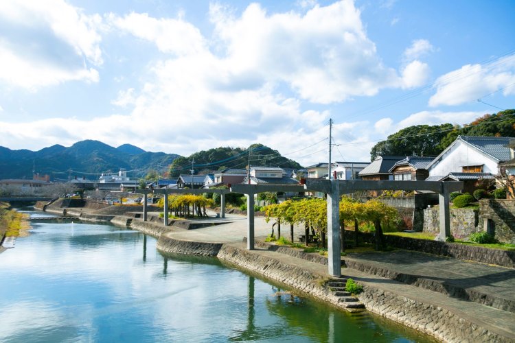 嬉野温泉から車で20分の塩田津。有明海の干満の差を利用した水運の拠点の港としても栄えた。