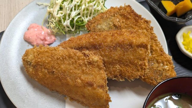 黄金あじフライ。