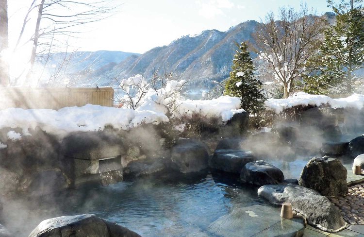 写真＝まんてん星の湯。