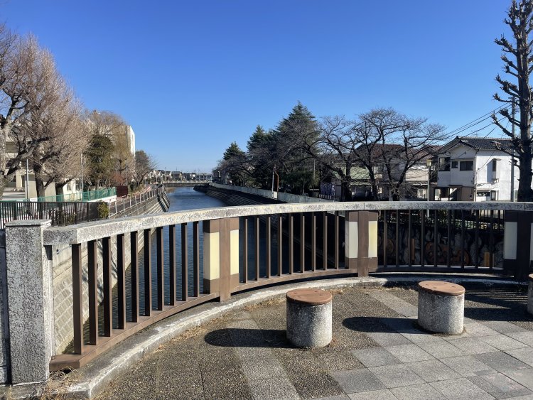 真間川に架かる手児奈橋。