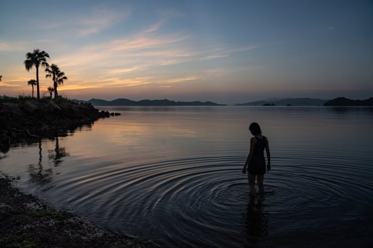 瀬戸内海に朝日が昇るのを、サウナ室でじっと待つ。