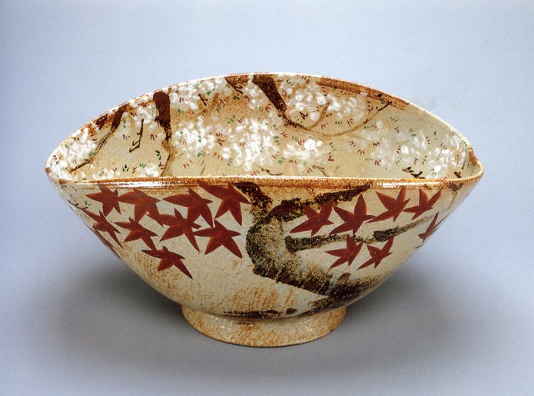 北大路魯山人《雲錦大鉢》1940年 『世田谷美術館』蔵。