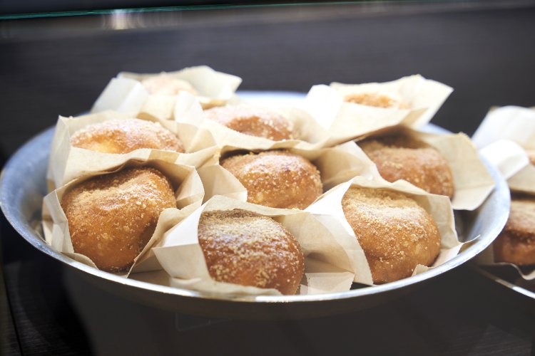 もちあんドーナツ1個378円。