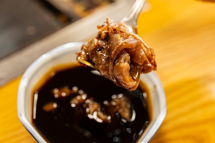 黒みつにつける甘～いぼったらも！ デザートぼったら（あんこ）550円。