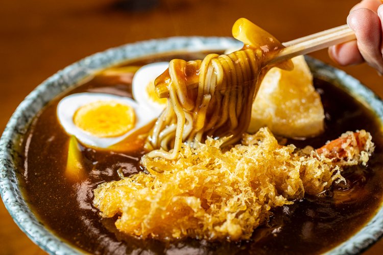 カレー南蛮1000円に海老天500円などを追加。