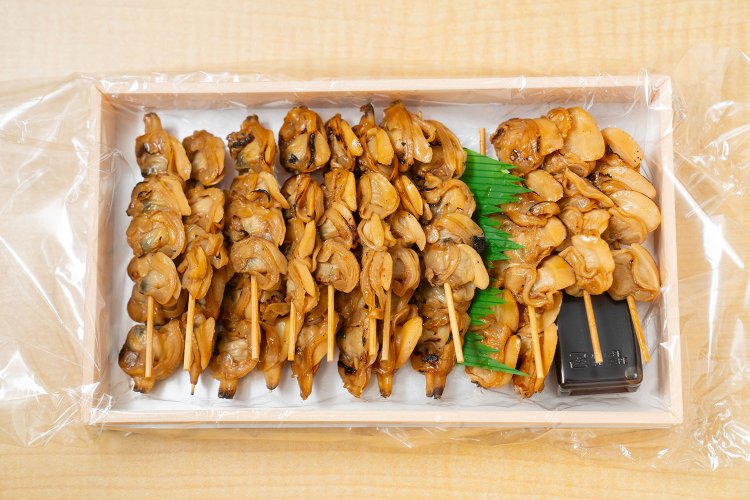 焼あさり串は1本70円、焼はまぐり串は1本200円から。「チームに差し入れをするとすぐになくなるほど大人気！」（阿部監督）。
