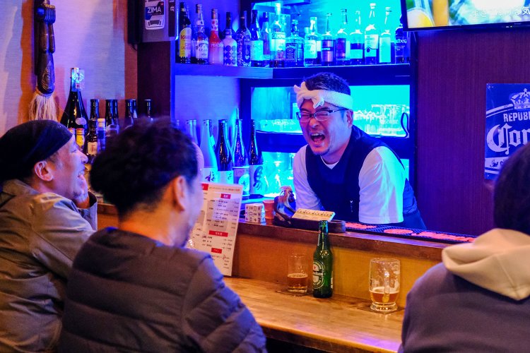 界隈の事情通で、頼りになる『すずめのがっこう』の松本英次さん。