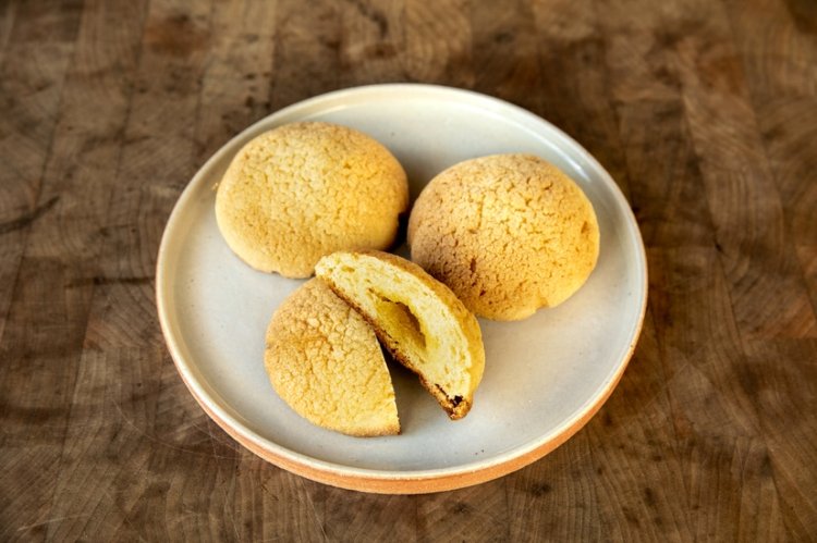 『GARDEN HOUSE CRAFTS』（東京・代官山）の塩バターメロンパン。“賞味期限1時間”のメロンパンが大人気。