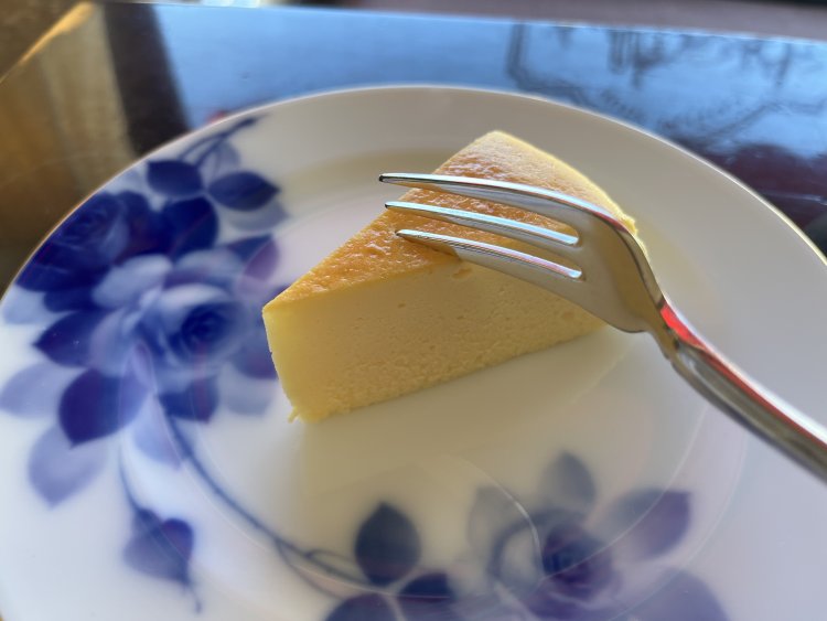 次は『火花』にも登場したガトー・フロマージュは2種のチーズを合わせて使った濃厚なチーズケーキ。