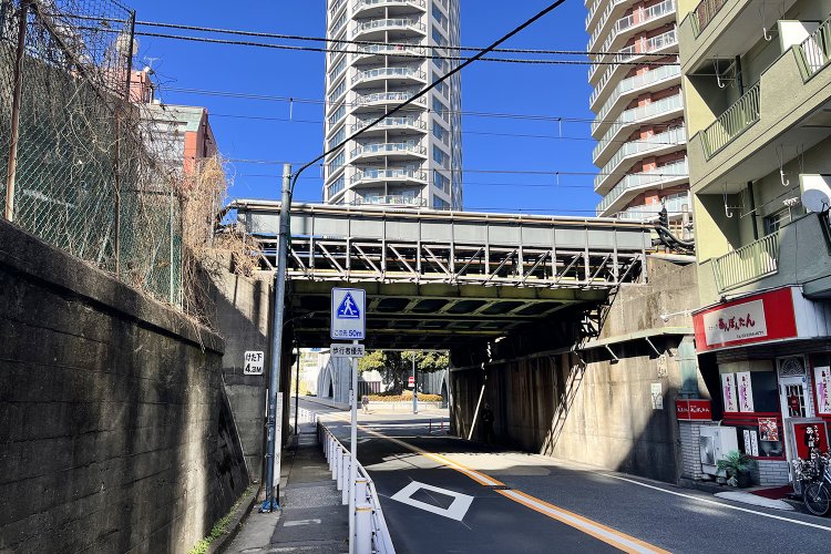 東京街角クイズ　架道橋（ガード）