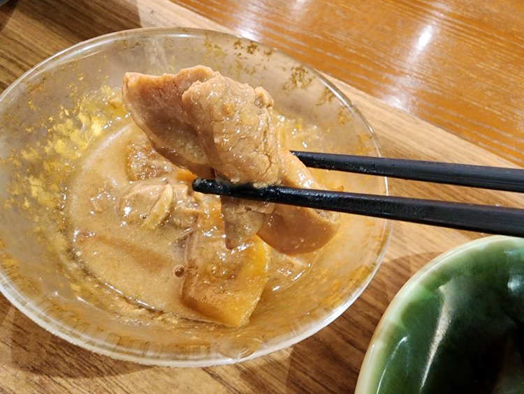 もつ煮は系列の居酒屋でも人気のメニューだ。