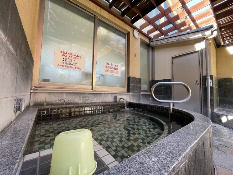 100％天然の井戸水なので優しい肌ざわりの水風呂。