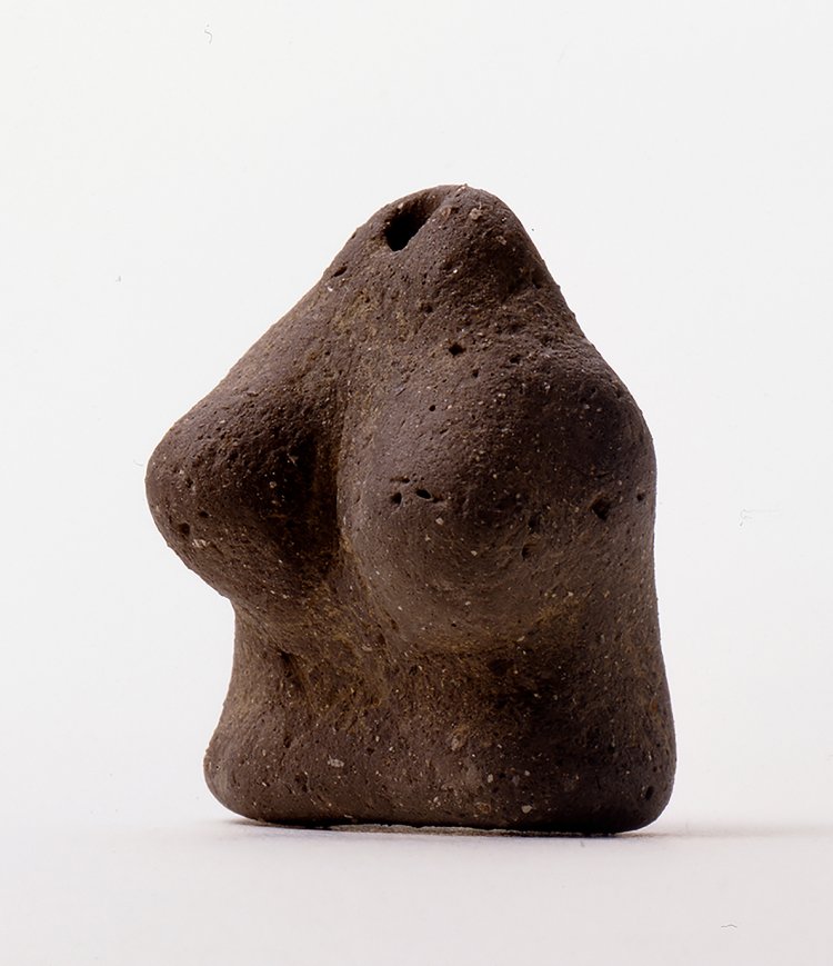 日本最古の土偶。相谷熊原遺跡出土土偶 縄文時代草創期 滋賀県相谷熊原遺跡 滋賀県蔵。 