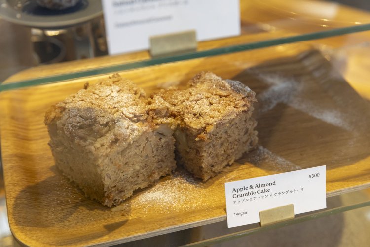 季節のクランブルケーキ600円。