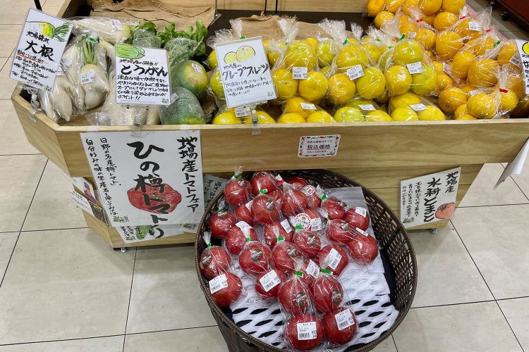 「樽トマト」。スーファミ時代のゲームのアイテムに出てきそうな名前だが……？