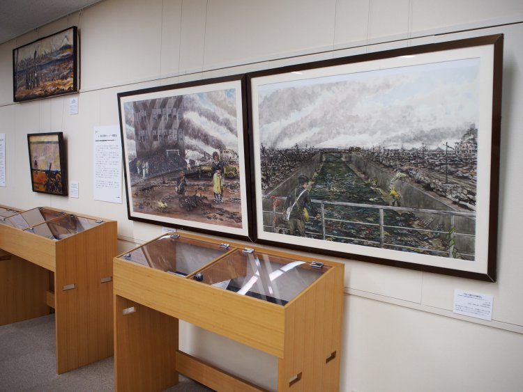 空襲体験を描いた絵画。
