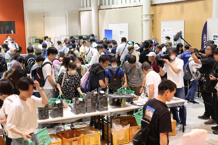 2日間で約3000人が来場する人気イベント。今回はどんなアイテムが出品されるかお楽しみ。