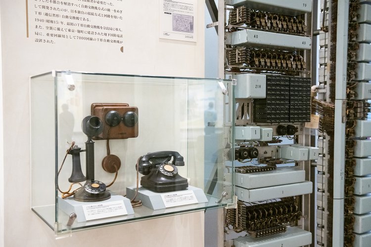 戦時中に開発された最初の国産自動交換機。