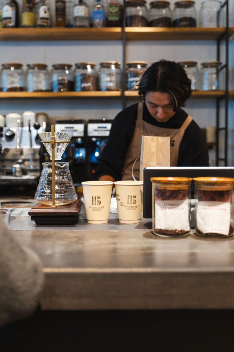 カウンター席はバリスタとも話しやすい。