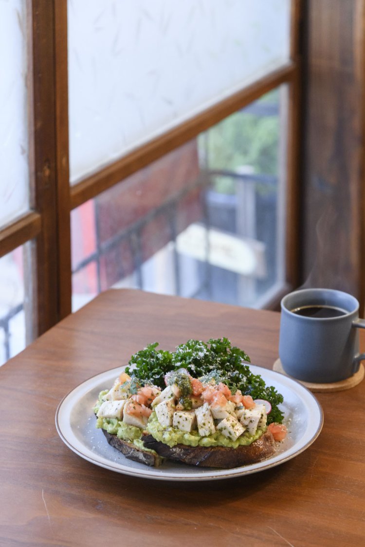 シグネチャートーストプレート1590円、ロングブラック＋400円。