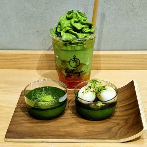 京都発！日本茶スタンド『八十八浅草』の抹茶シェイクとプリンが絶品〜黒猫スイーツ散歩 浅草編13〜