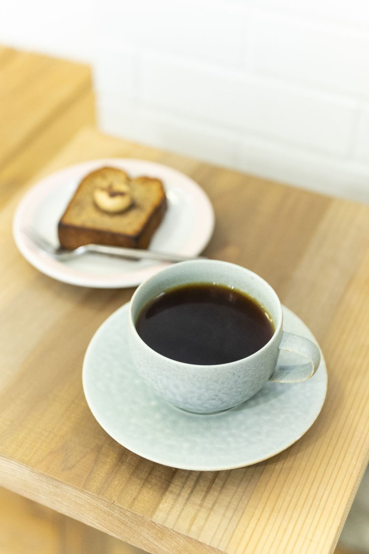 RWANDA Ruli 0304のドリップ770円。バナナブレッドは528円。