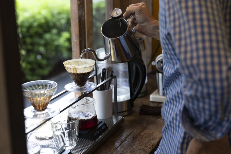 ドリップはハリオV60で。