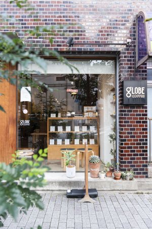 GLOBE COFFEE2