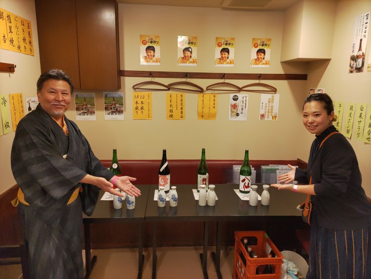 参加店内に新酒が用意（写真は2024年の様子）。