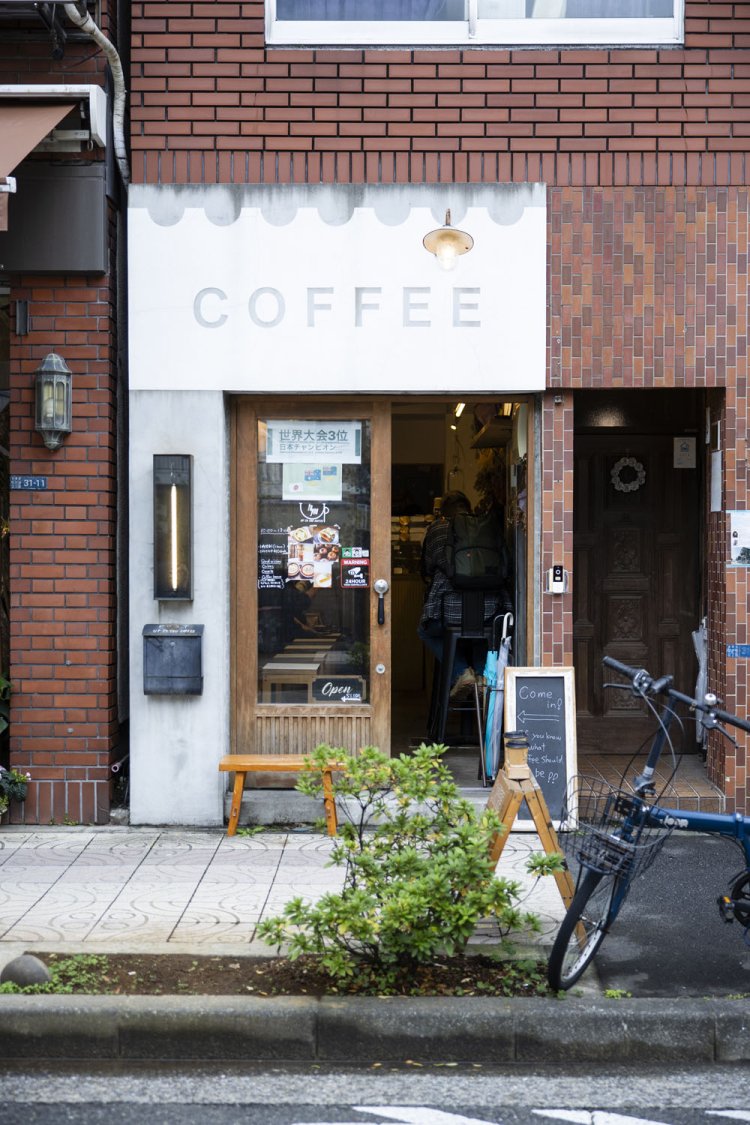 かっぱ橋通り沿いに立つ。街の雰囲気になじんだたたずまいも魅力的。