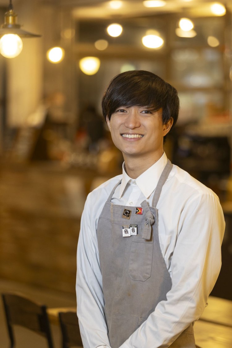 学生時代にここを起業した吉田さん。平日の会社勤めを終えて駆けつけてくれた。