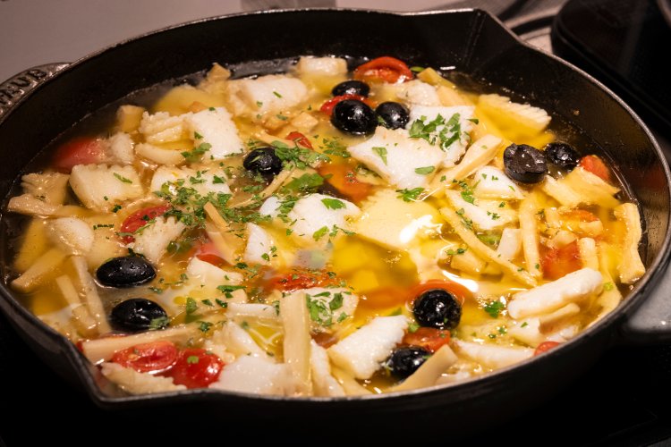 料理の内容は時季によって異なる。写真はアヒージョ。