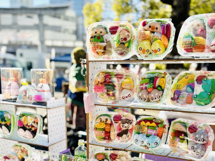 かわいいハンドメイド作品との一期一会を楽しもう。4月は2025年4月20日（日）に開催！