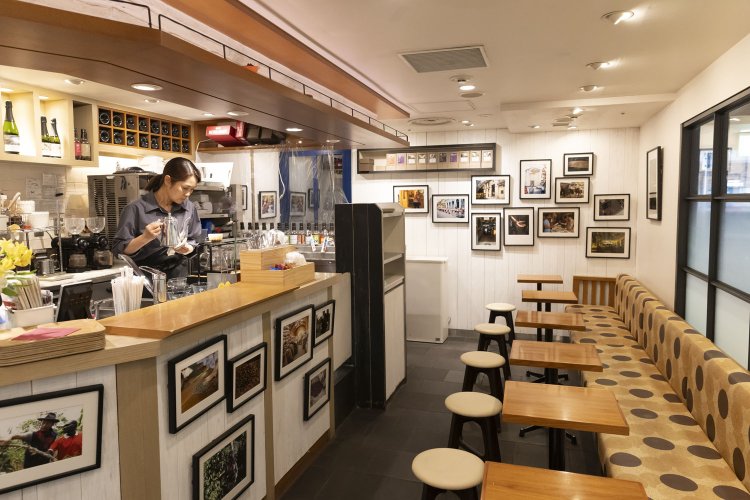 駅ビル内の便利な立地で高品質のおいしいコーヒーが味わえるのがうれしい。