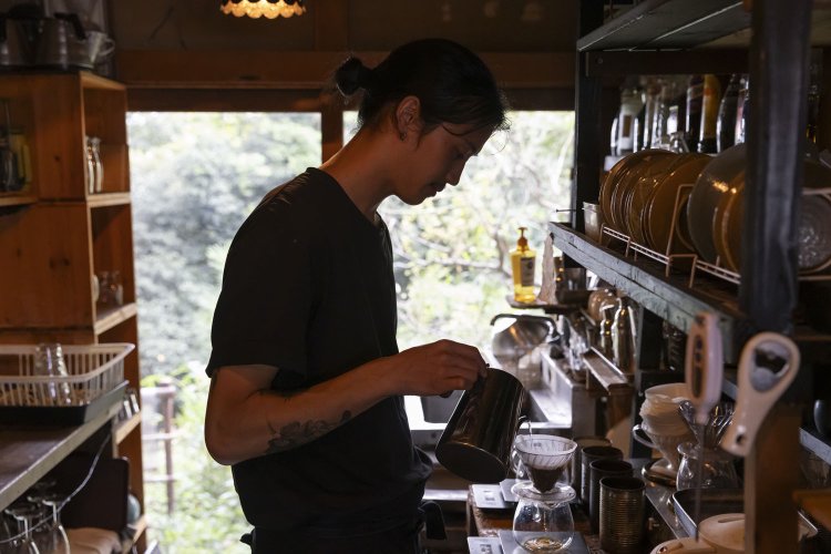 この環境が気に入っているという石井さんが淹れてくれた。