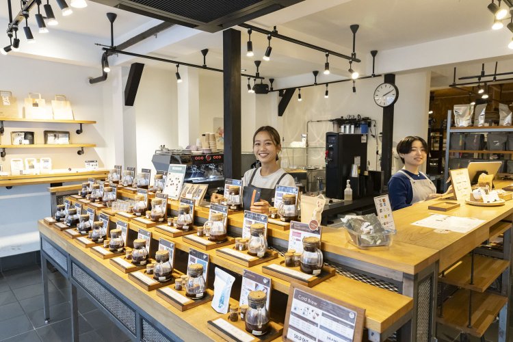 スタッフの笑顔が素敵。湘南でスペシャルティと言えば必ず挙がる有名店。