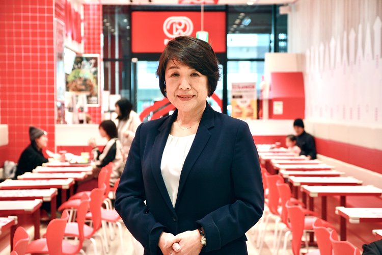 藤﨑社長は、39歳の頃に初の就職で渋谷「109」のアパレルショップの店長を勤めた。現在の柔軟な考え方も、そこで養われた部分が大きいという。