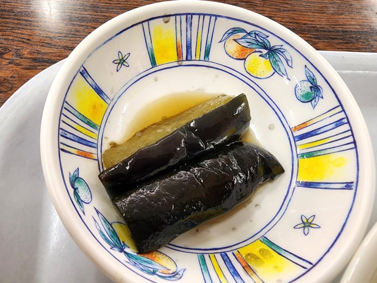 もう1つの小鉢はナスの煮びたし。じゅわっと染みたお出汁がおいしい！