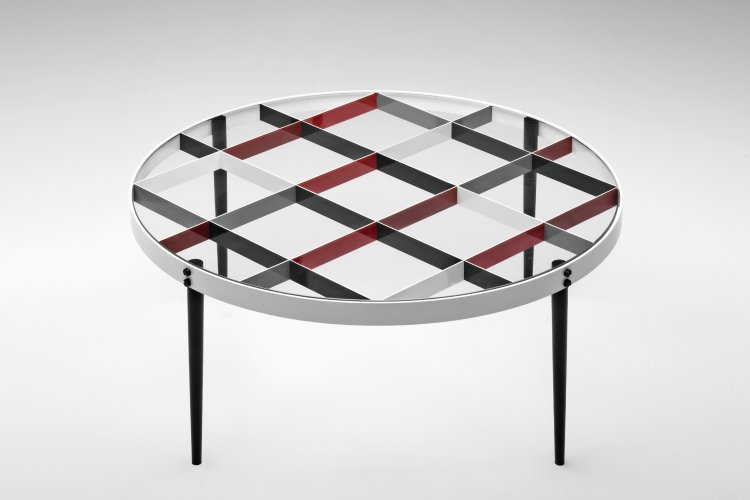 コーヒーテーブル「D.555.1」（1954–55/2012, Molteni&C Heritage Collection)。