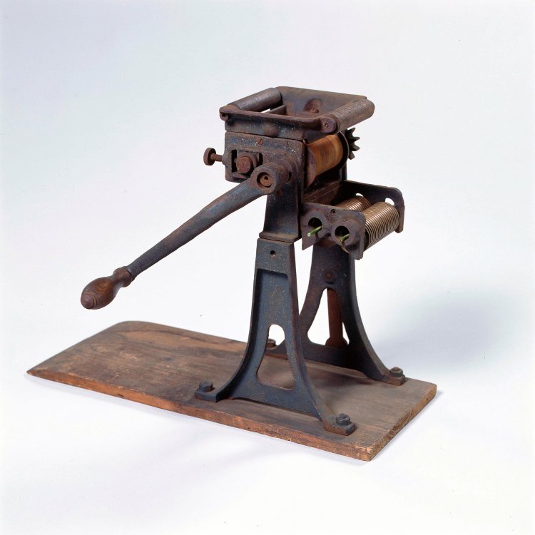 製麺機 大野化学機械製 1945～46年（昭和20～21）。