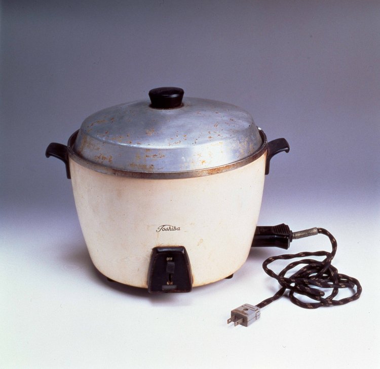 電気炊飯器ER−5 東京芝浦電気株式会社製 1955年（昭和30）。