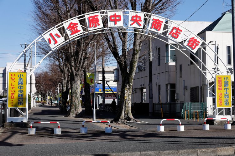 商店街には駐車場を完備。隣町から車で来る人も少なくない。