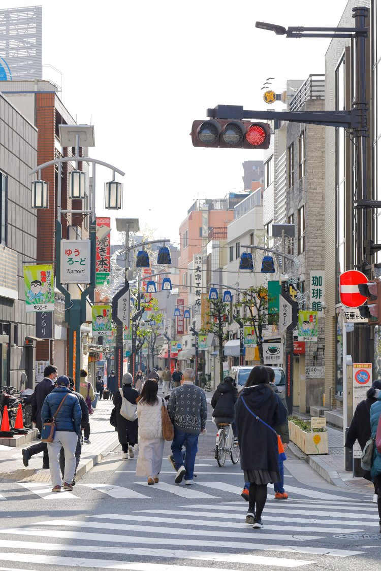 昭和5年（1930）、亀有駅南口に亀有銀座通りが誕生。その後、ここを起点に街が発展していった。
