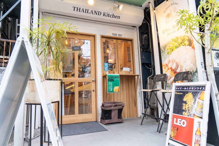 周辺にたくさん飲食店がある中で、ひときわ明るくやさしい雰囲気。