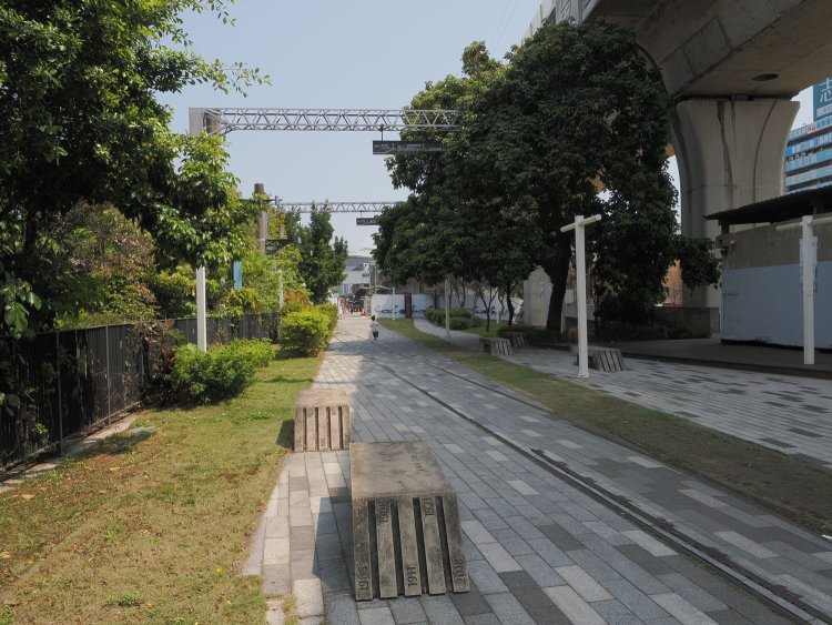 【台湾“廃”めぐり】台中駅後編。幹線の高架化線路付け替え区間は緑とアートを取り入れた廃線跡へと変身した