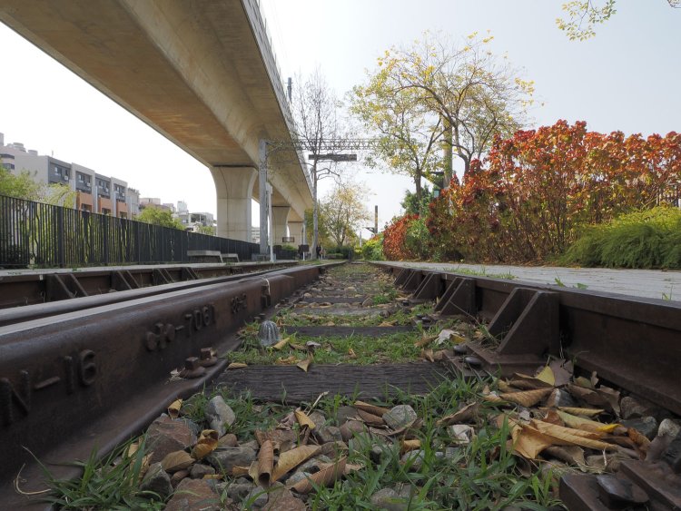 ポイント部分に1986年の刻印がされていた。コマツのマークが刻まれている。